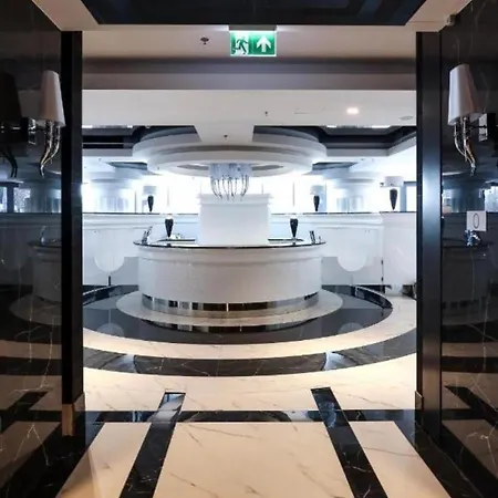 Hanza Tower 23 Pool & Jacussi Appartamento *